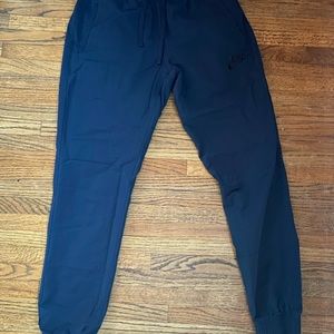 jogger pants